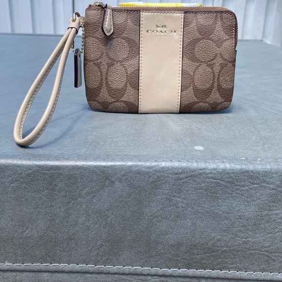 Coach Handbags - Coach beautiful wristlet new with out tags